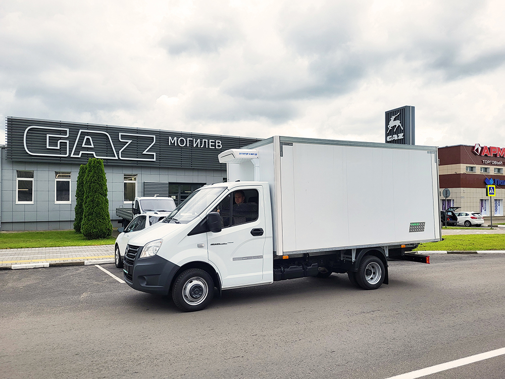 СЗАО «МогилевГАЗавтосервис» поставило 5 автомобилей Газель NEXT A21R32, оснащенных холодильно-отопительными установками Могилевскому мясокомбинату.